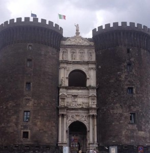 Le Castel Nuovo à Naples, château des Angevins